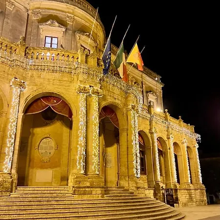 Terrace- Walk To Porta Reale And Cafes - La Casa Della Pietra - Near Wine Tasting Noto